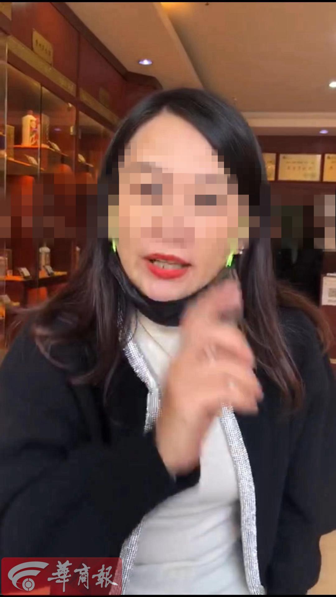 DƬ
